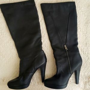 Jessica Simpson boots 👢